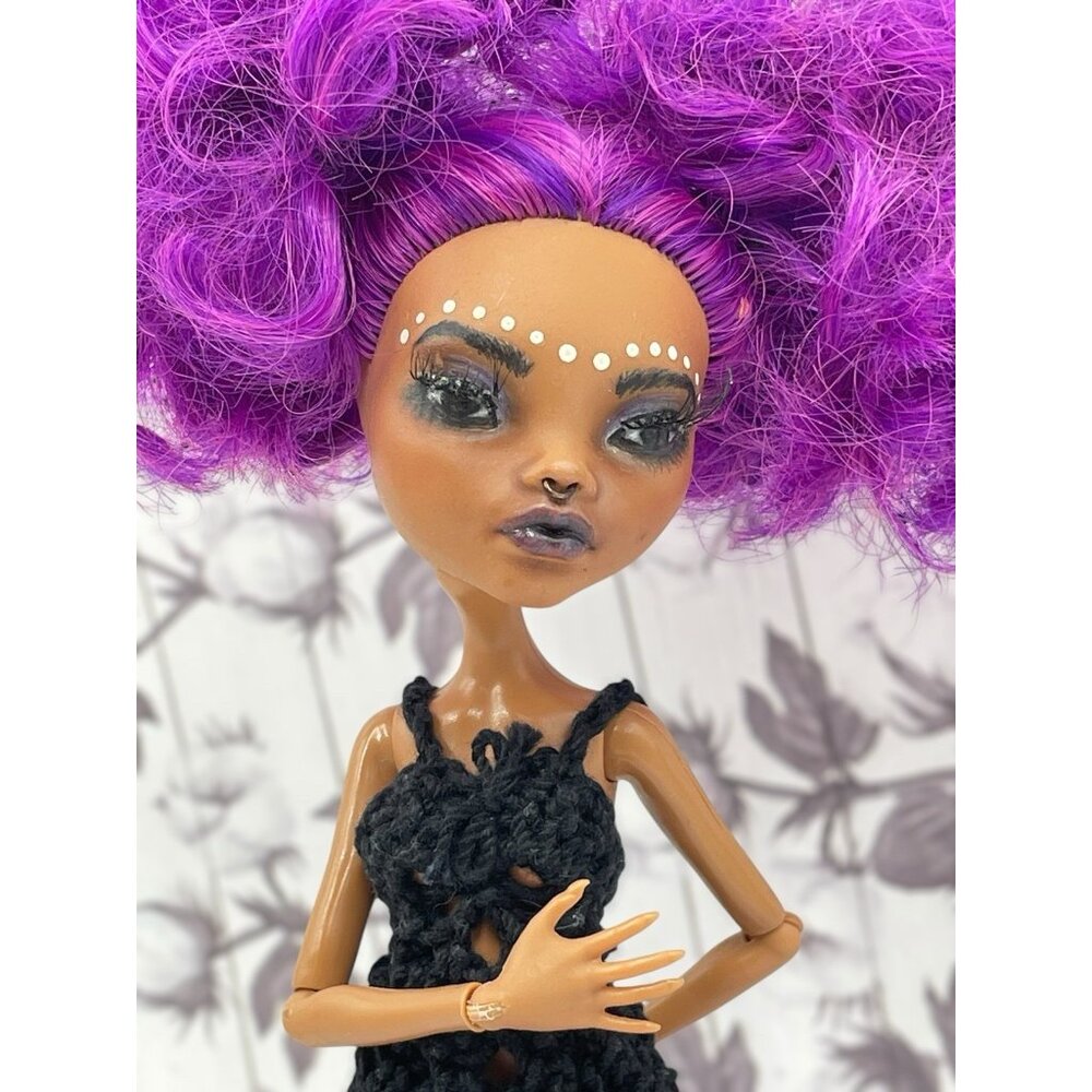 Custom Clawdeen Wolf OOAK Monster High Doll Afro- Puff - Picture 9 of 9